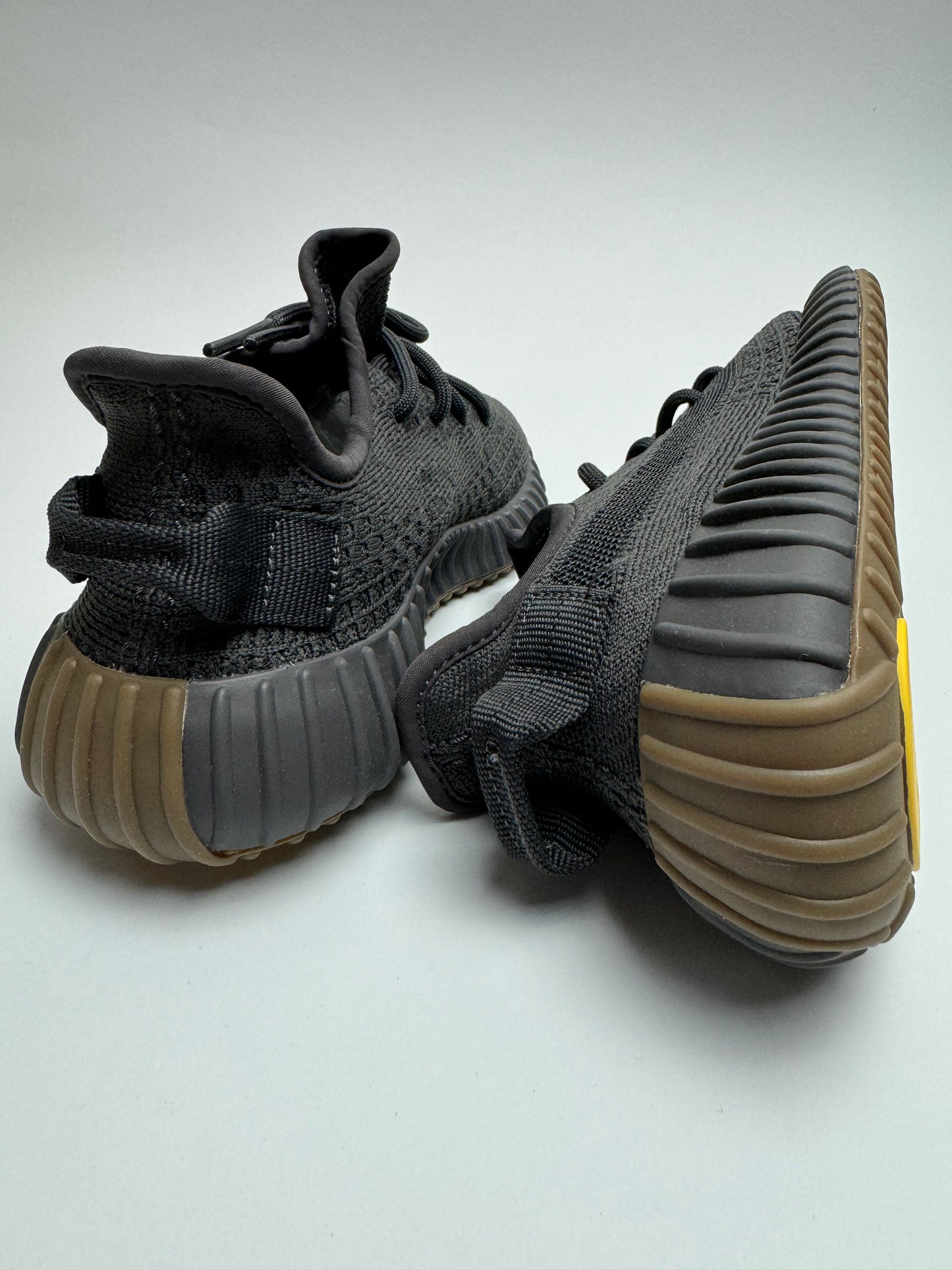 Yeezy Boost 350 V2 „Cinder“