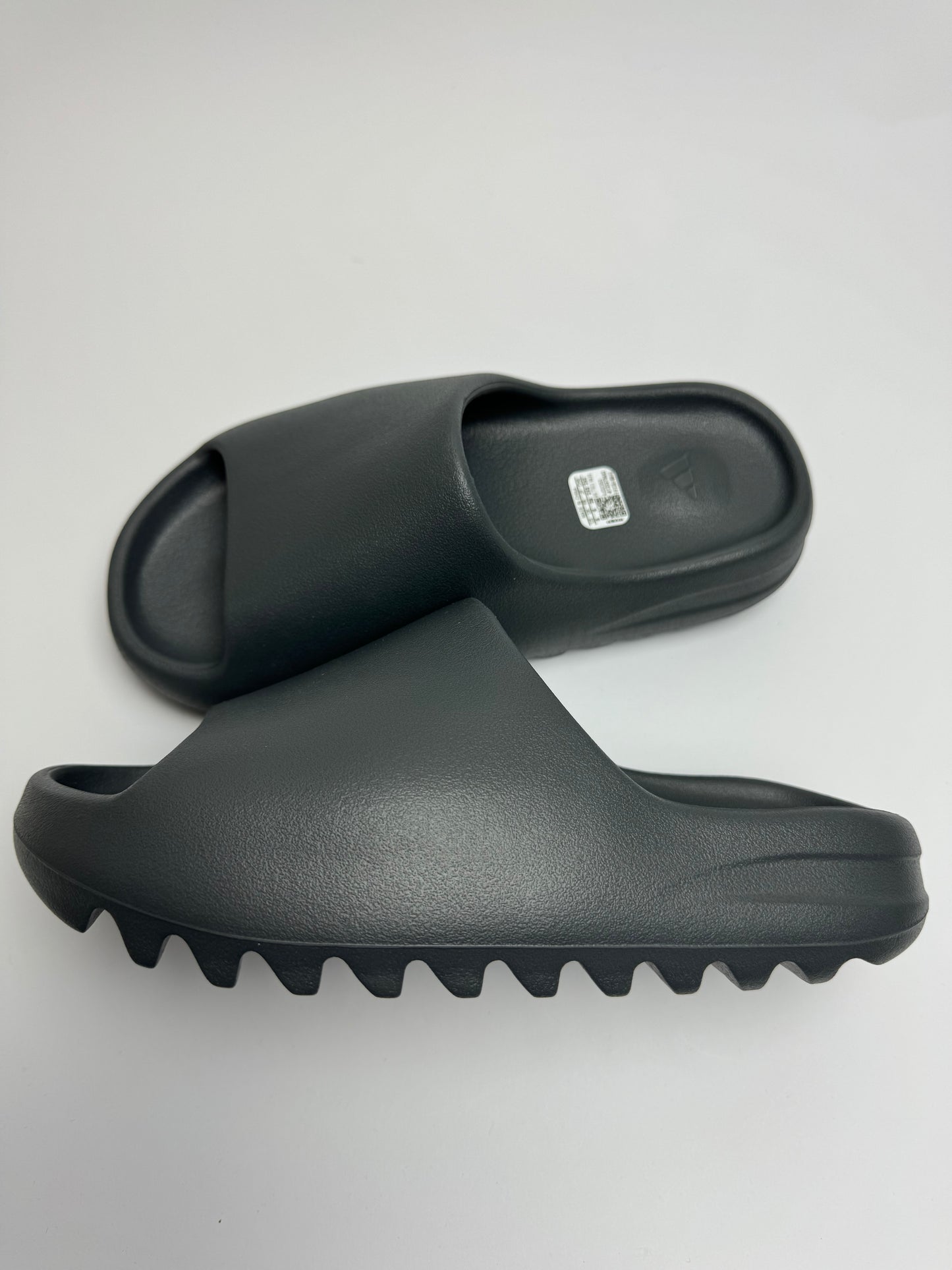Yeezy Slide „Slate Grey“