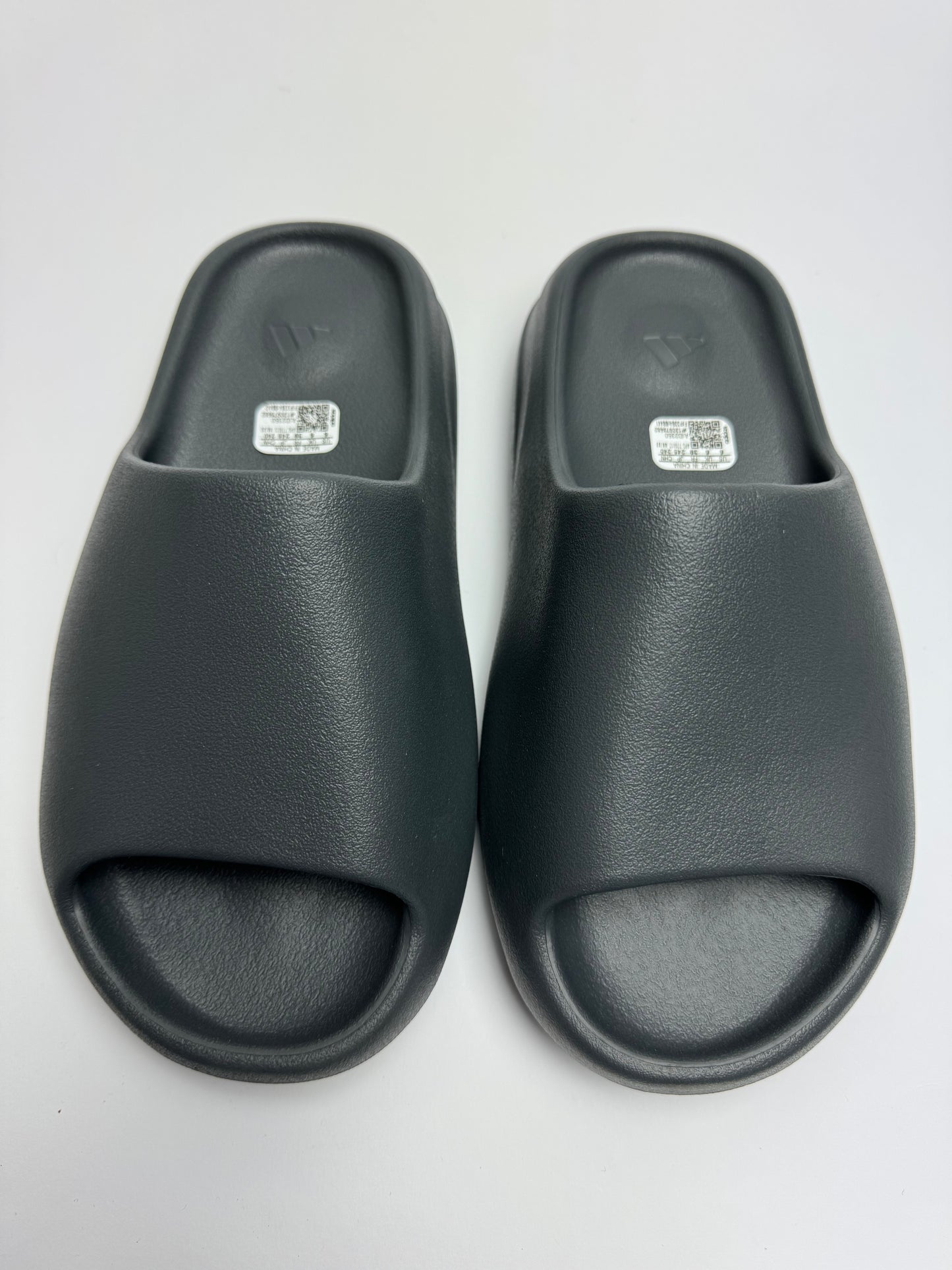 Yeezy Slide „Slate Grey“