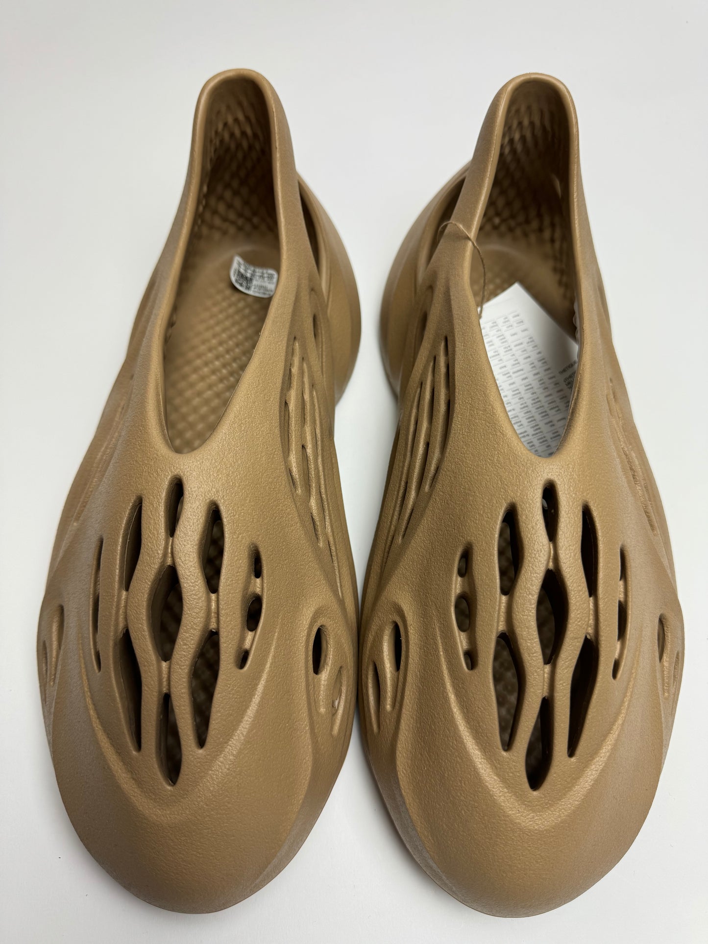 Yeezy Foam RNNR „Clay Taupe“