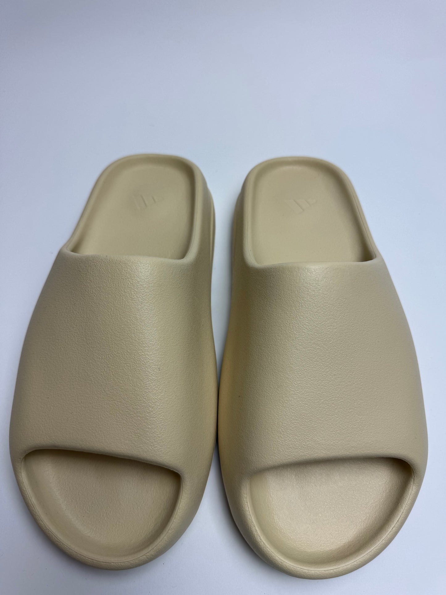 Yeezy Slide „Bone“