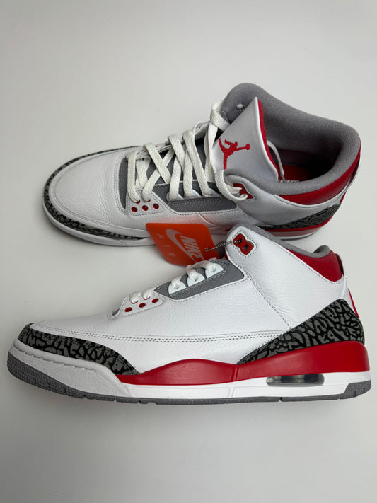Air Jordan 3 Fire Red – rechte Außenseite mit weißem Leder‑Upper, Fire Red-Akzenten und dunklem Elephant‑Print an Ferse und Toebo