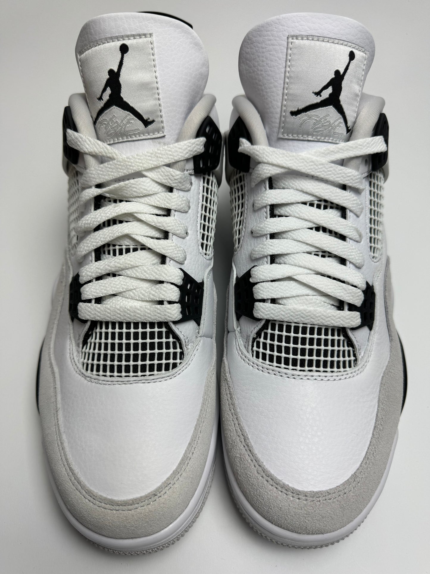 Detailansicht der Ferse – schwarzer Heel-Tab mit ‚Nike Air‘ Branding statt Jumpman, präzise gestickt