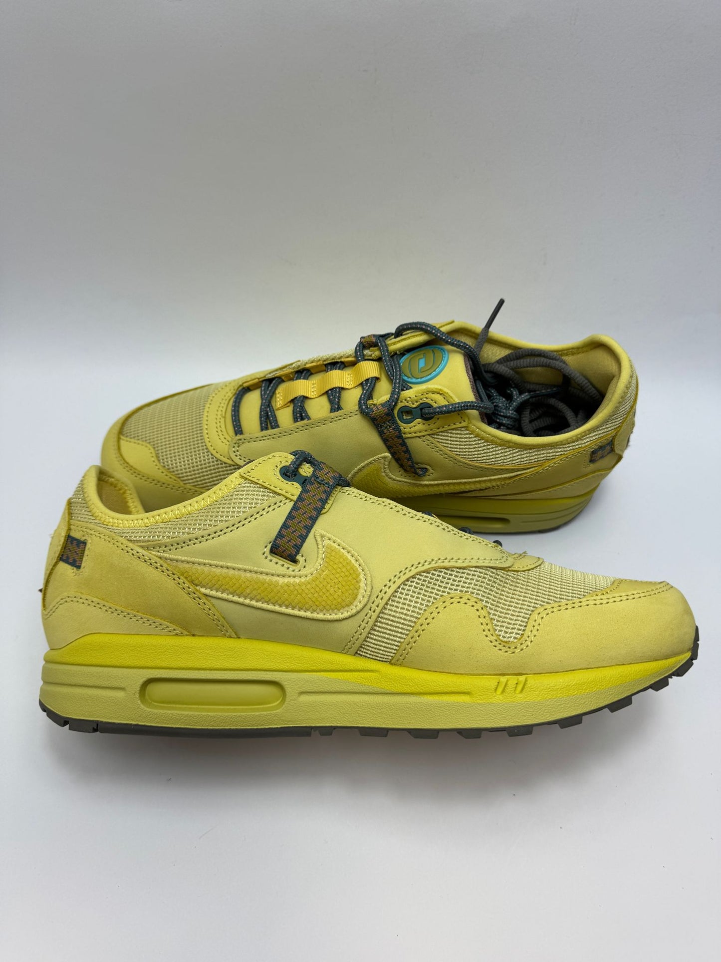 Nike Air Max 1 x Travis Scott Cactus Jack "Saturn Gold"