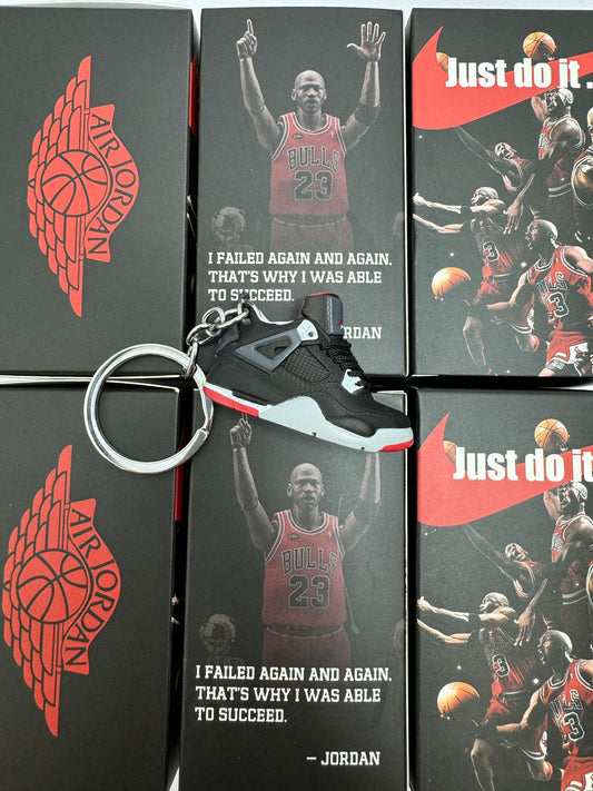 Sneaker-Schlüsselanhänger "Jordan 4 Bred"