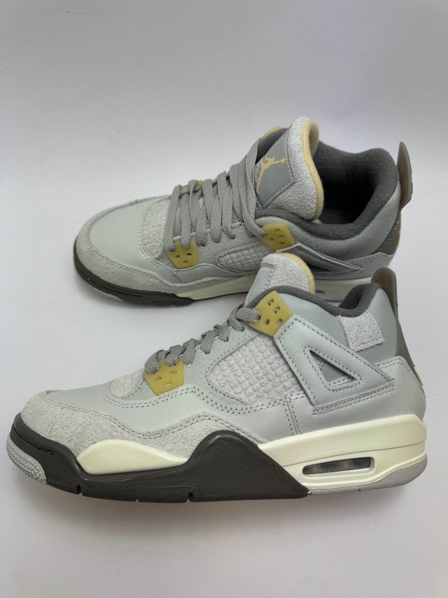 Jordan 4 Retro SE "Craft Photon Dust"
