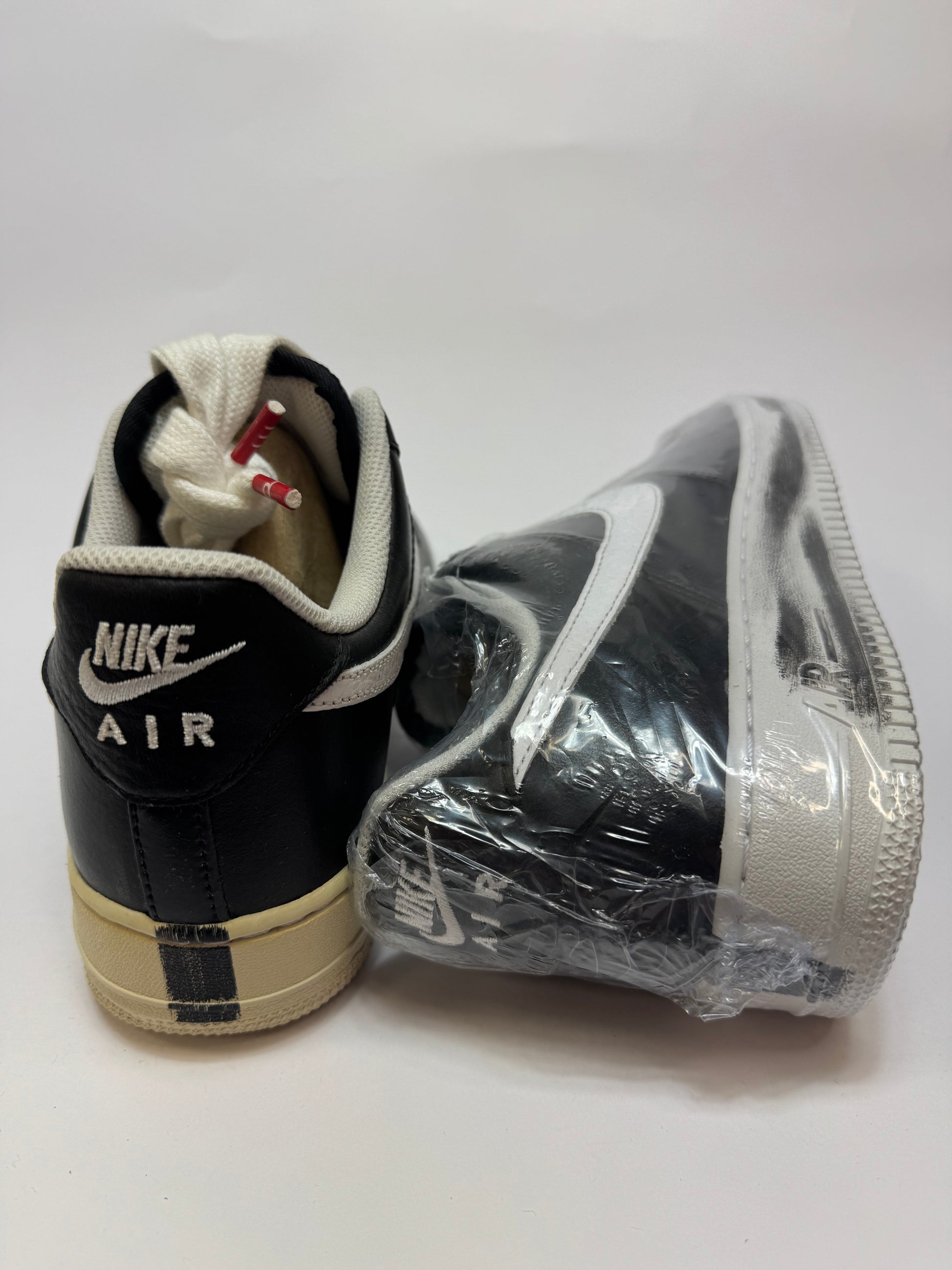 Detailansicht der Rückseite – mit Kunst-Effekt in der Midsole und klaren Kanten