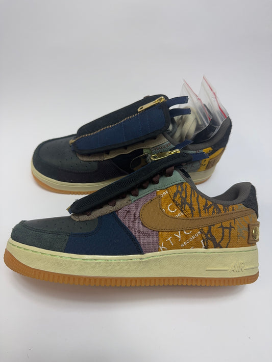 Air Force 1 Low Travis Scott Cactus Jack rechte Außenseite mit Patchwork-Upper aus Canvas, Leder und Suede