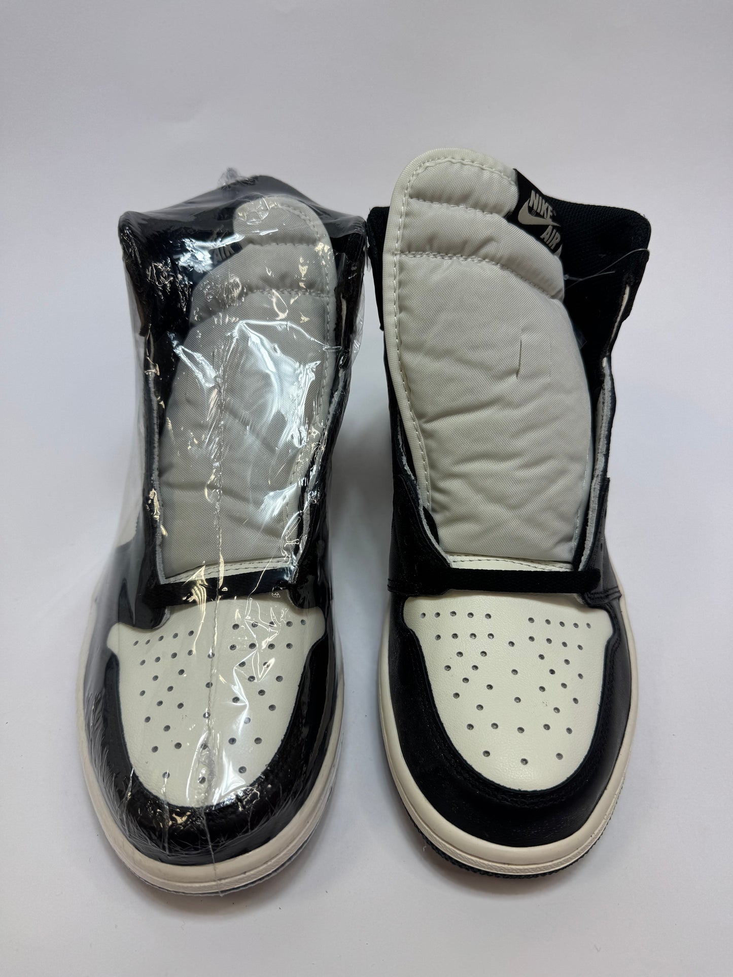 Nahaufnahme der Zunge – Nike Air Tag auf Nylon Zunge