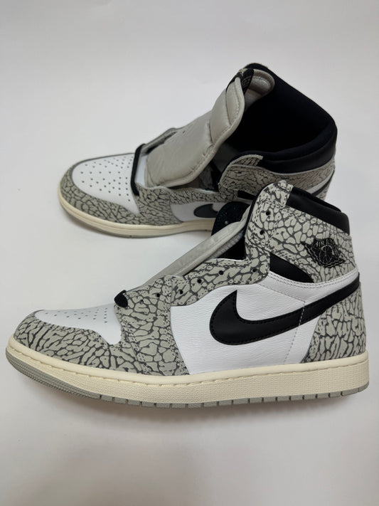 Air Jordan 1 High White Cement rechte Außenseite mit weißem Lederupper
