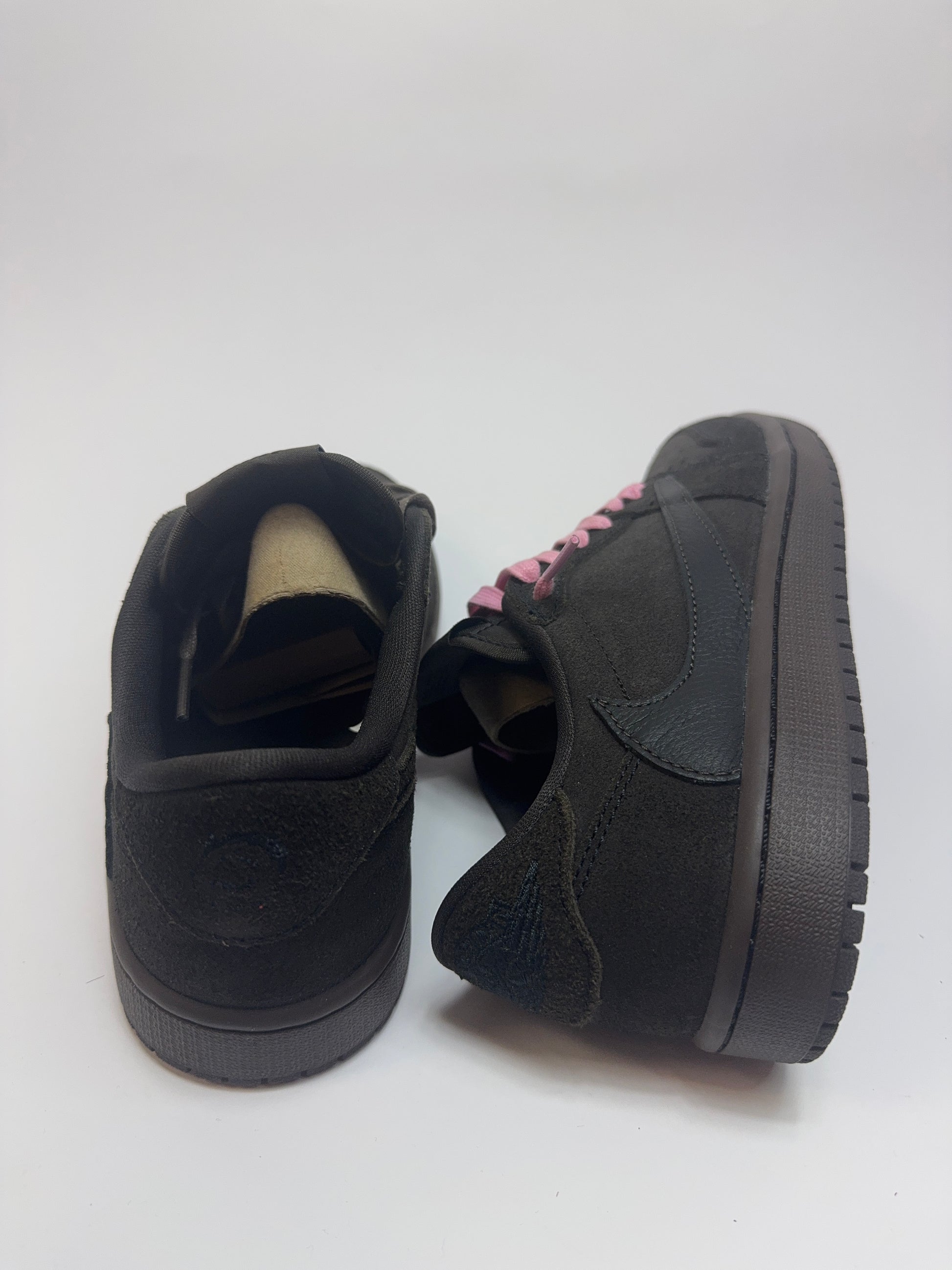 Detailansicht der Rückseite – Heeltab Velvet Brown mit Air Jordan Wings Branding