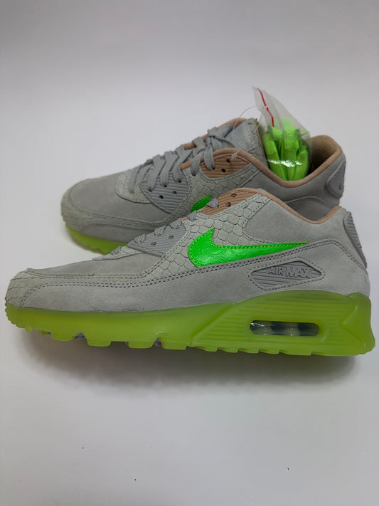 Nike Air Max 90 New Species rechte Außenseite mit auffälligem Species-Muster Upper