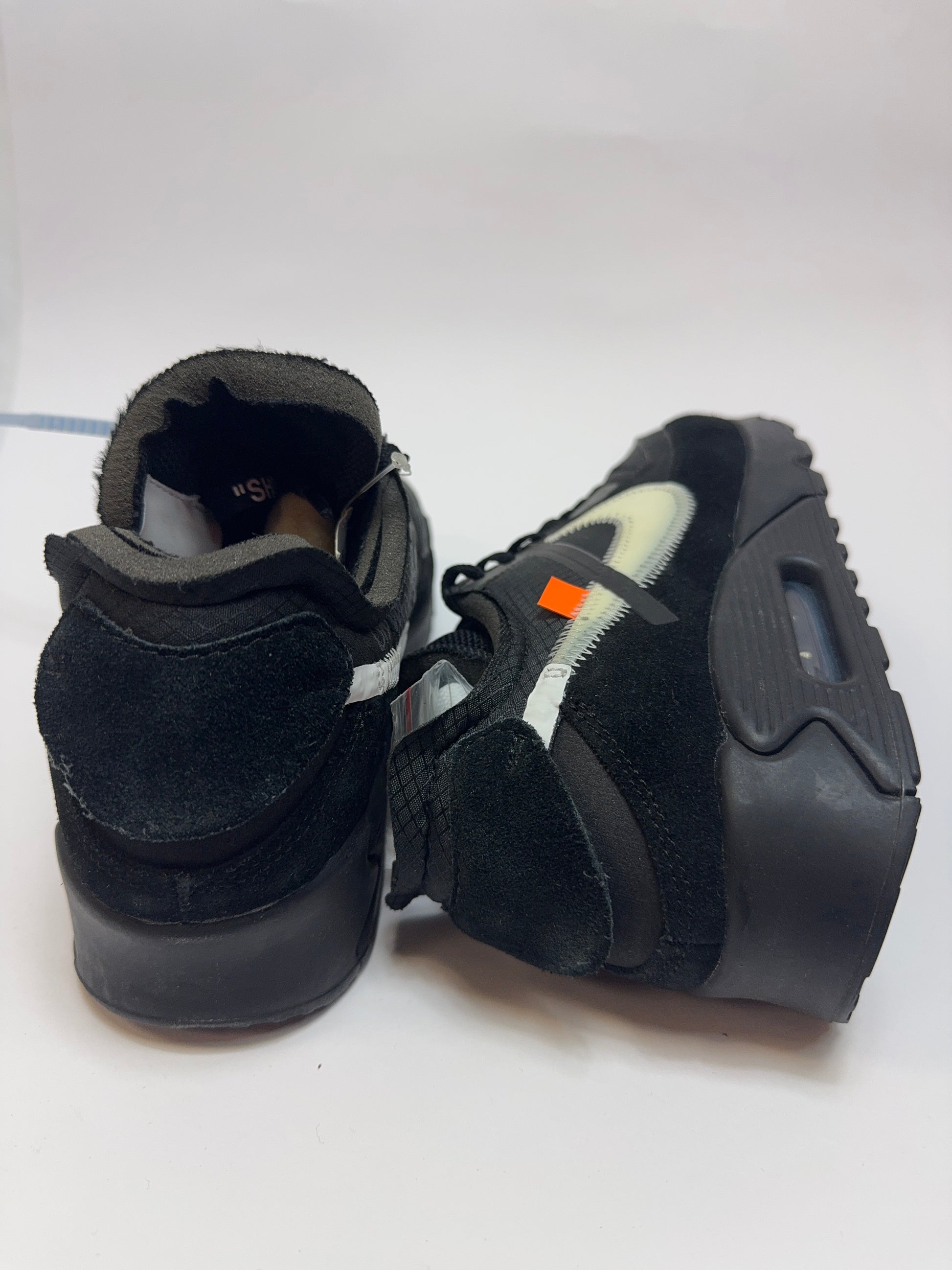 Detailansicht der Rückseite – Fersenbereich mit Air Max Logo und kontrastierenden Nähten