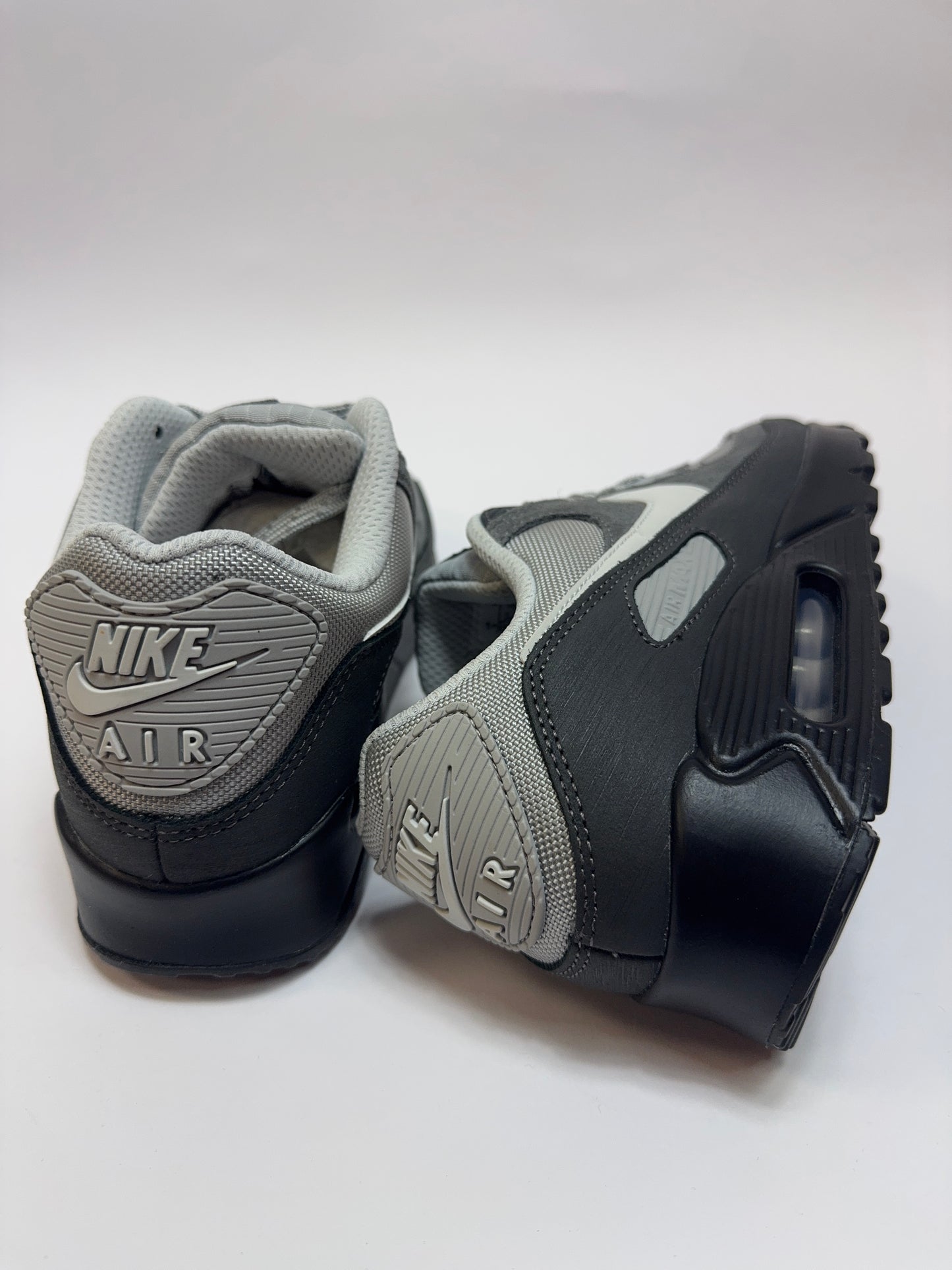 Detailansicht der Rückseite – Fersenbereich mit Photon Dust Akzenten und leicht reflektierendem Design