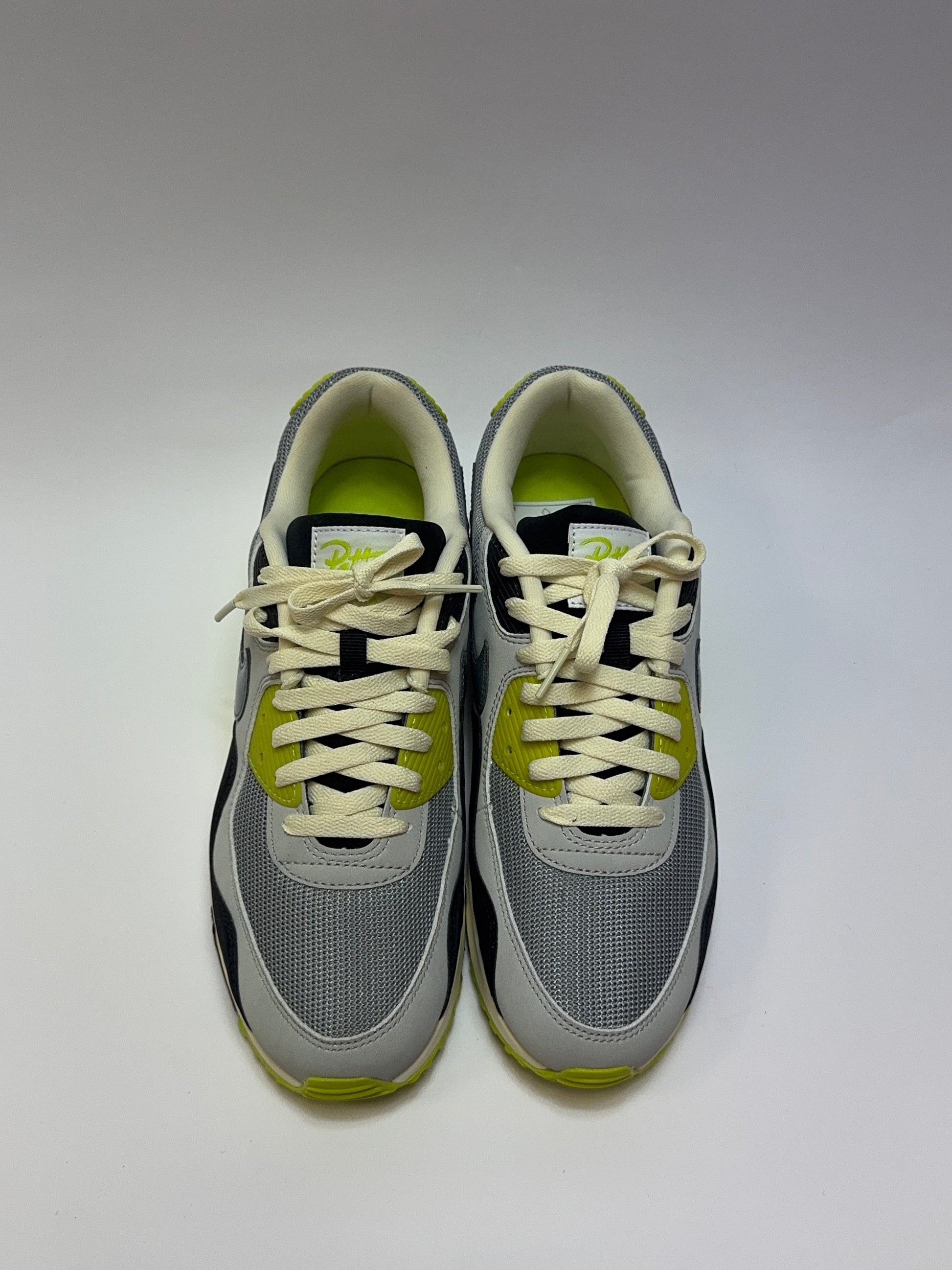 Nahaufnahme der Zunge – Tongue Tag mit Patta Branding und strukturiertem Material