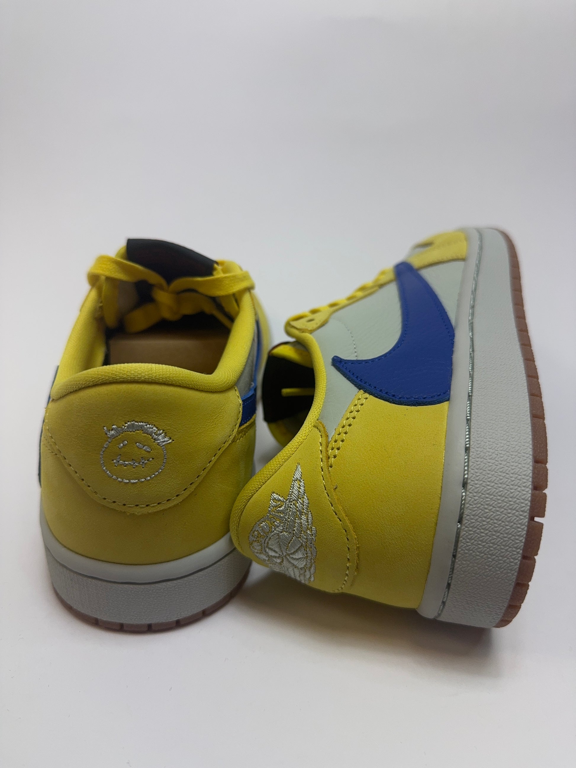 Detailansicht der Rückseite – Fersenbereich mit Gum Outsole und sauberem Linienprofil