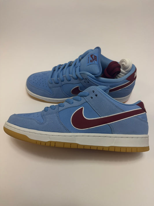 Nike SB Dunk Low Valour Blue rechte Außenseite mit Valour Blue Durabuck und Suede Panels