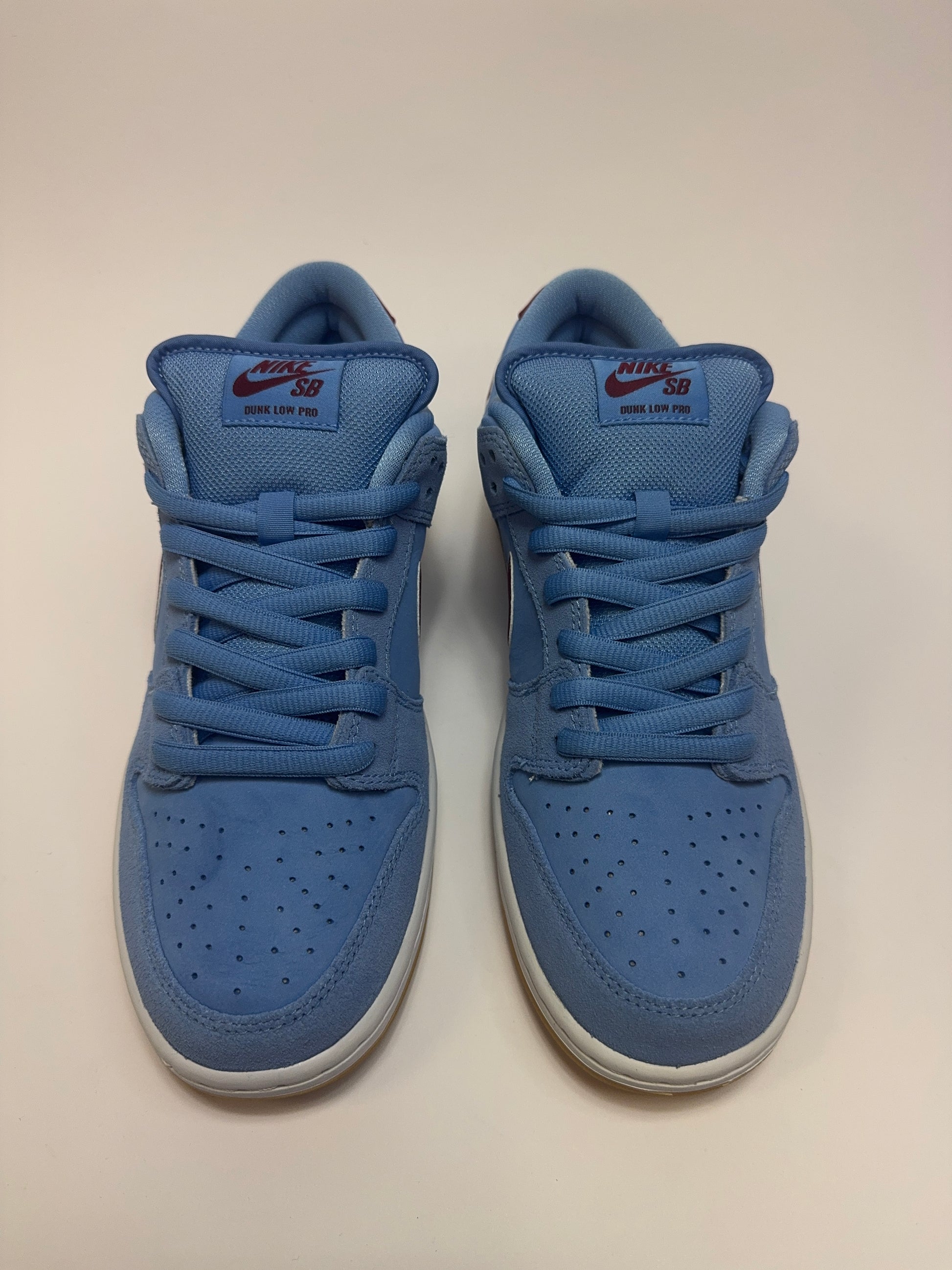 Nahaufnahme der Zunge – Liberty Bell Tongue Label und Philly Cheesesteak Grafik auf zwei Tongues