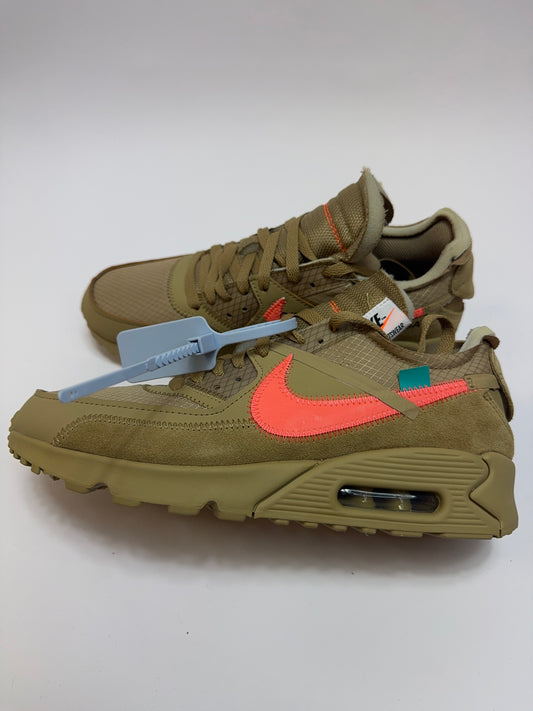 Off-White Air Max 90 Desert Ore rechte Außenseite mit sandfarbenem Mesh Upper und Overlays in Desert Ore Tönen