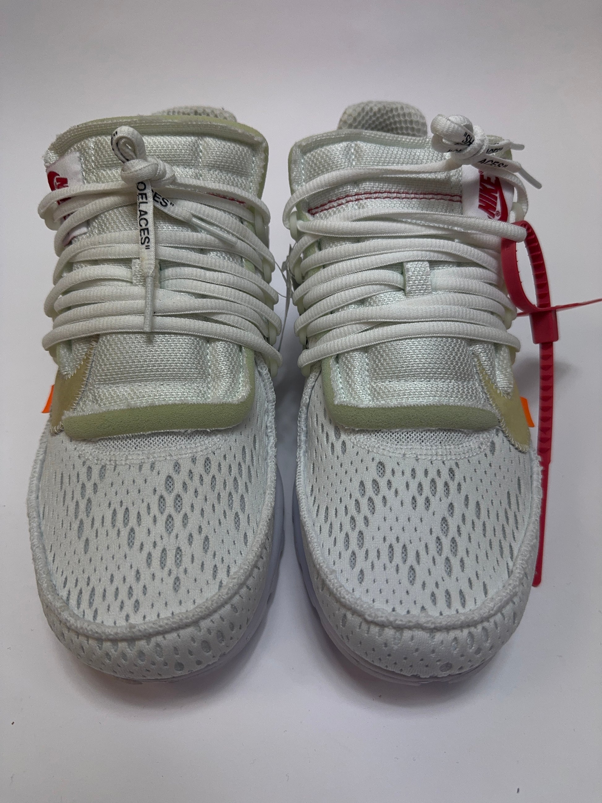 „Detailansicht der Rückseite – minimalistischer Heeltab mit Presto Branding