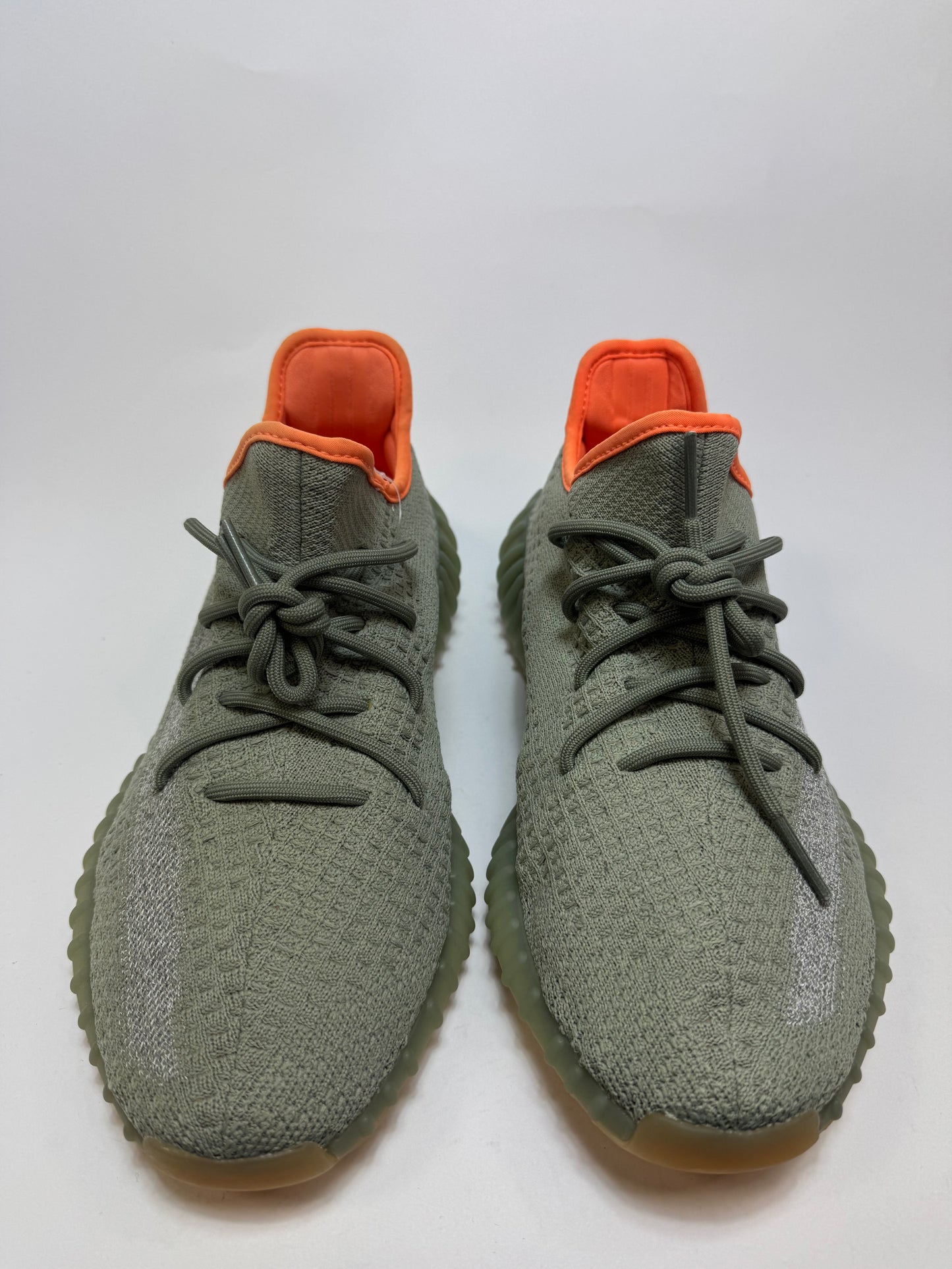 Nahaufnahme der Zunge – Modellcode FX9035 Label auf Tongue