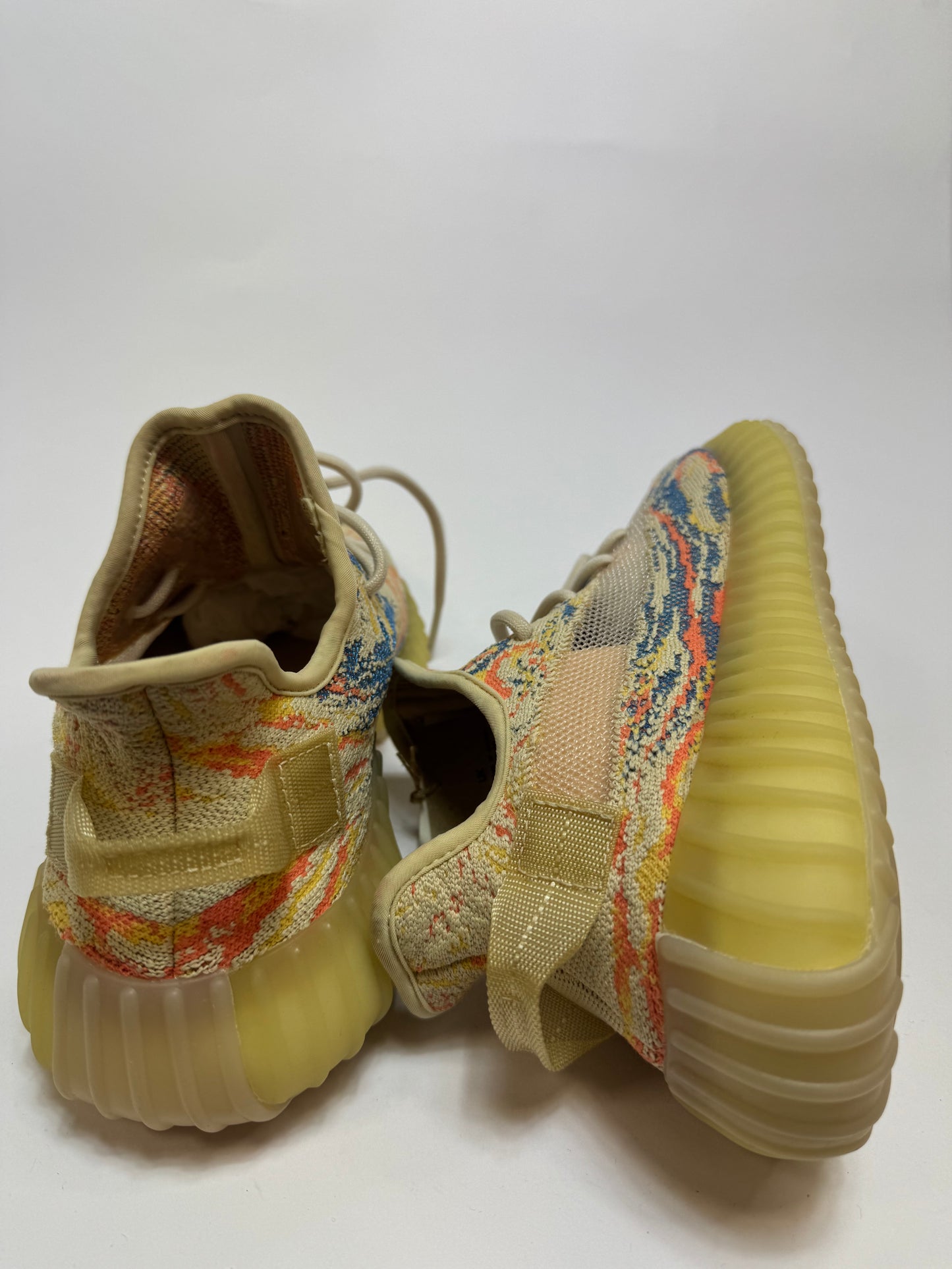 Detailansicht der Rückseite – halbtransparente Boost-Mittelsohle sichtbar