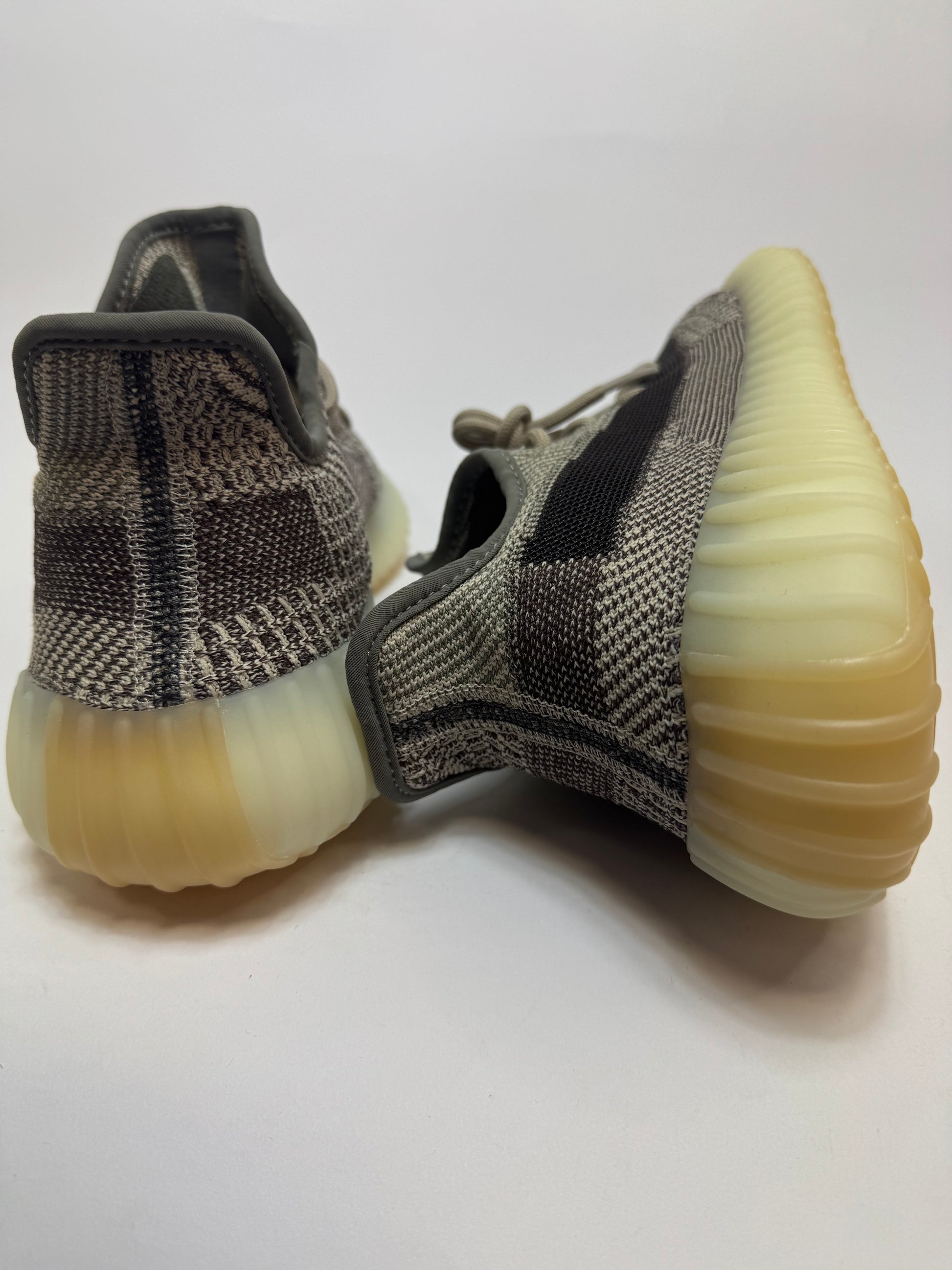 Detailansicht der Rückseite – halbtransparente Zwischensohle und Fersenbereich