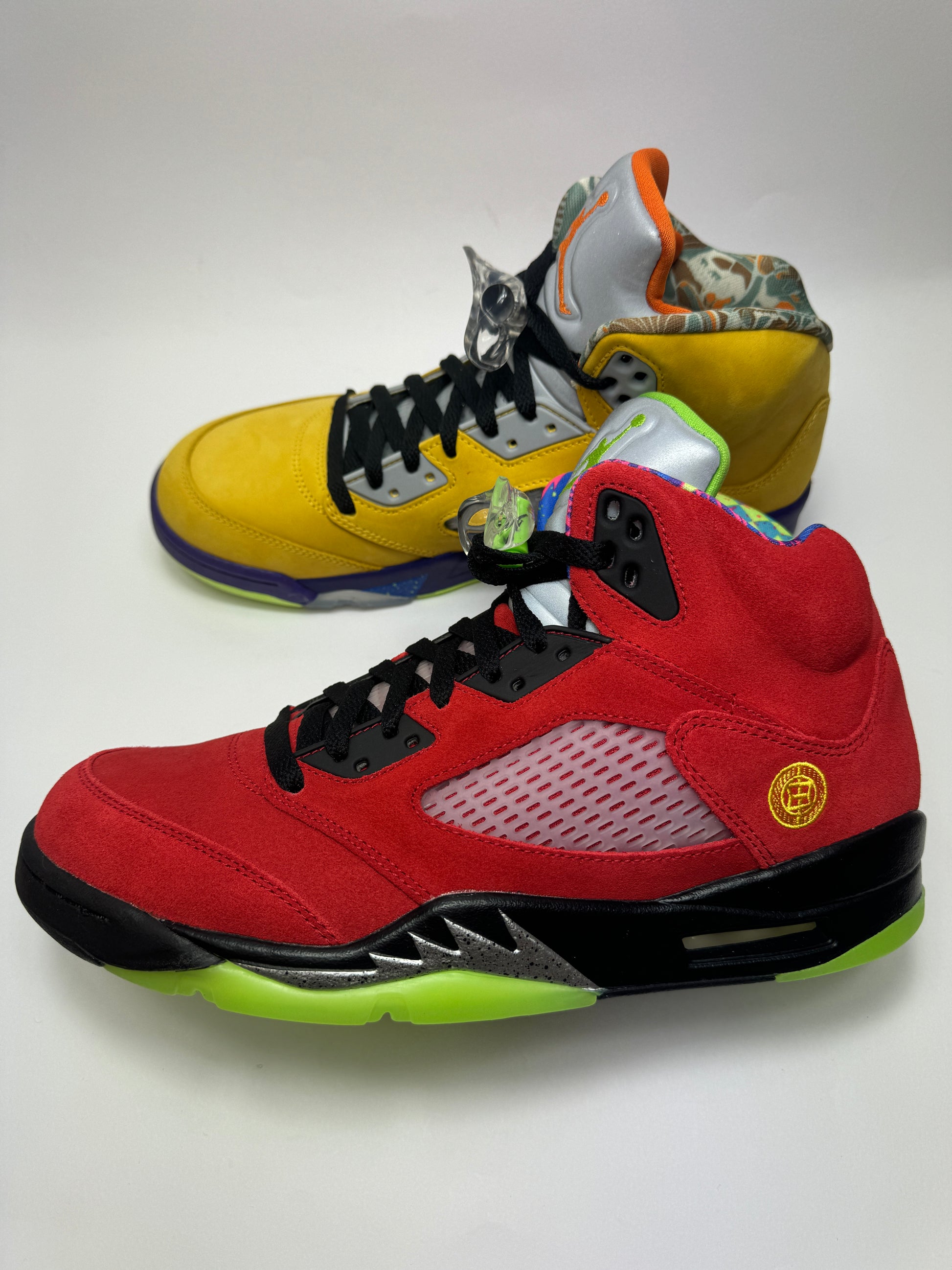 Seitenansicht des Air Jordan 5 Retro „What The“ mit vielseitigem Color-Blocking und ikonischen Details