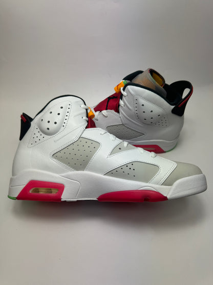 Innenansicht des Sneakers mit kontrastierendem Lining und detailreichem Design