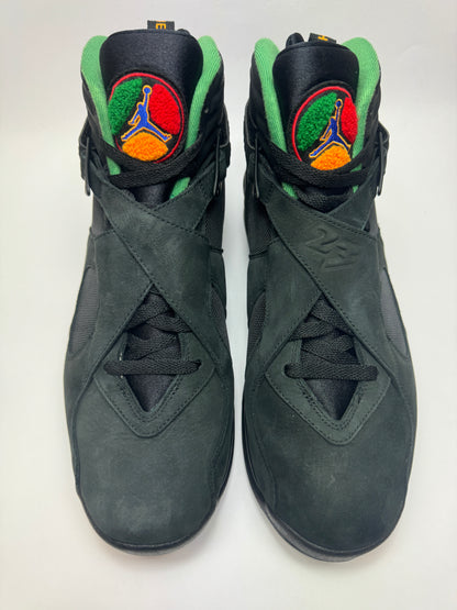 Draufsicht auf beide Sneaker mit sichtbaren Linien und ikonischer Silhouette der Acht.