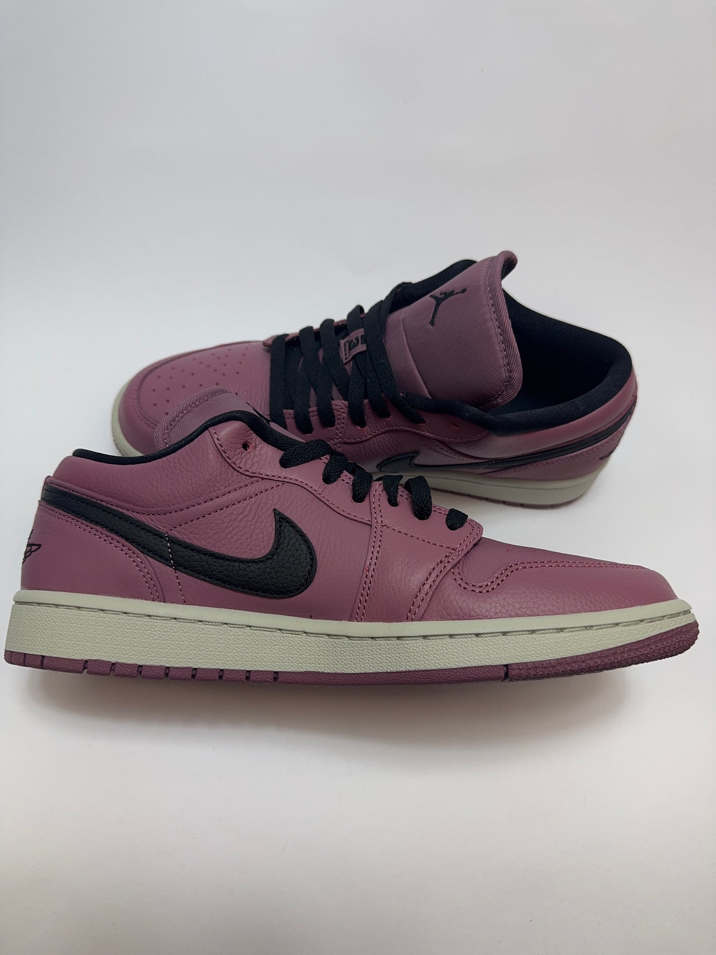 Jordan 1 Low "Mulberry"