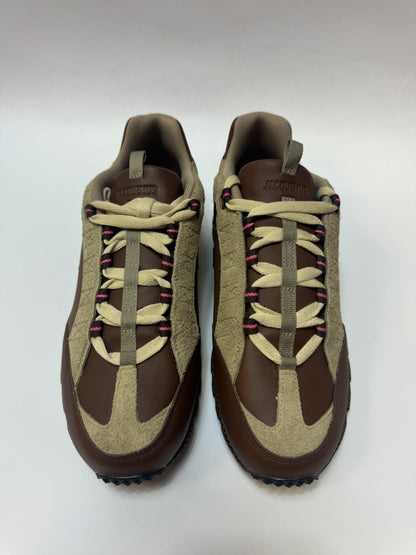 Nike Air Humara LX Jacquemus Brown Women – Detailaufnahme Materialmix