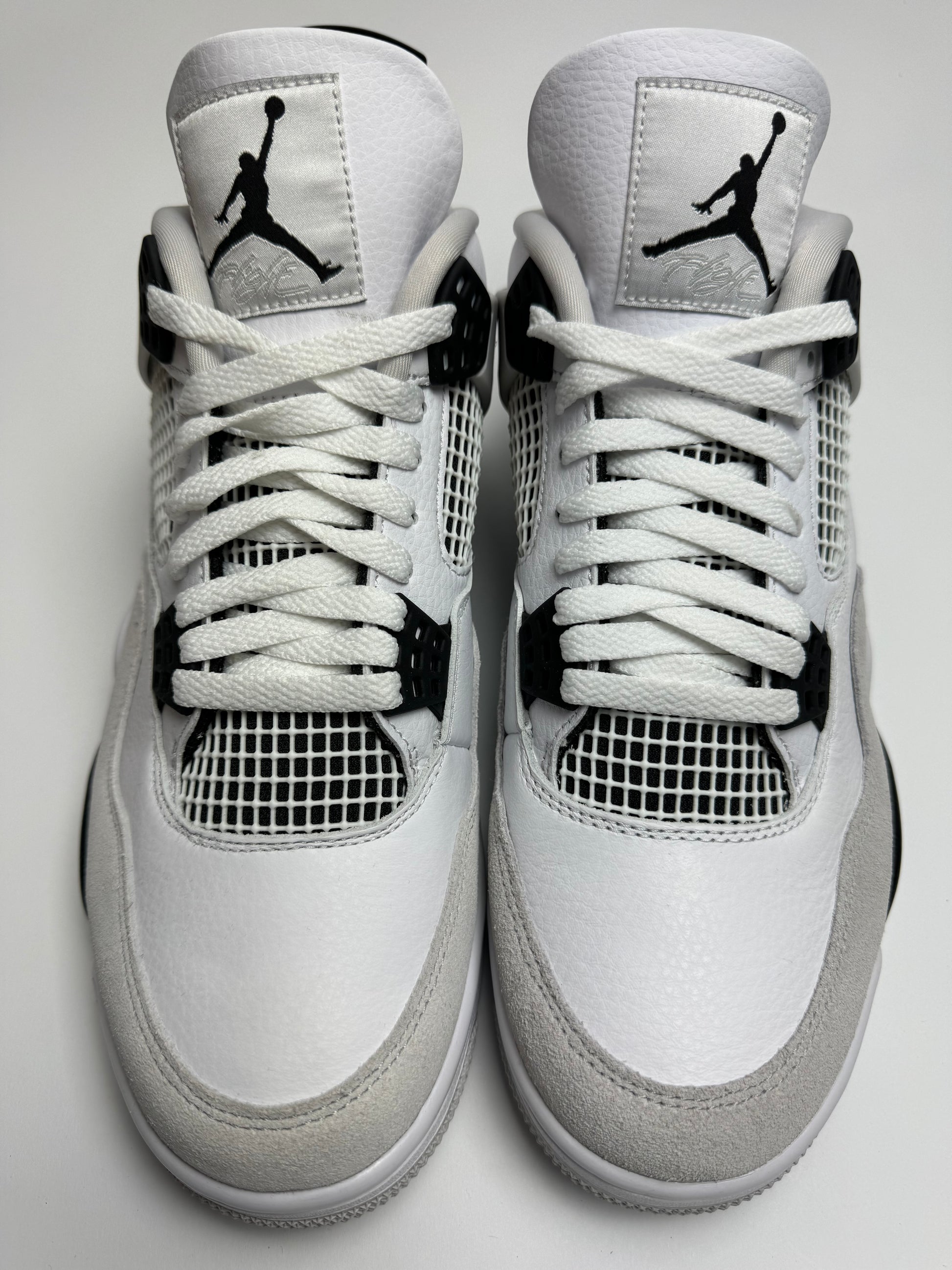 Detailansicht der Ferse – schwarzer Heel-Tab mit ‚Nike Air‘ Branding statt Jumpman, präzise gestickt