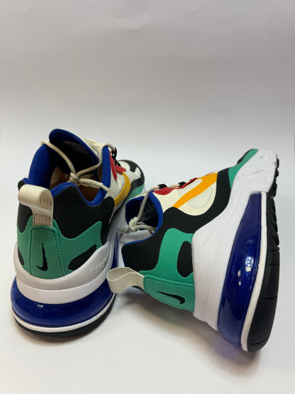 Rückansicht des Modells mit sichtbarer Air-Kapsel und markanten geometrischen Formen.