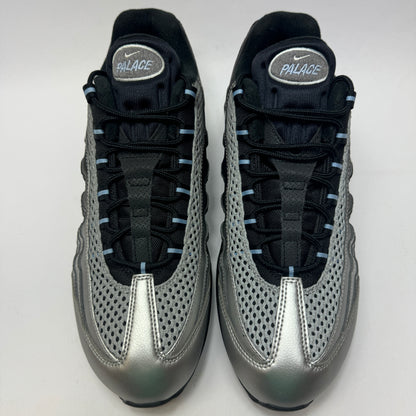 Draufsicht auf beide Palace x Nike Air Max 95 Big Bubble mit technischem Upper und markanter Schnürung