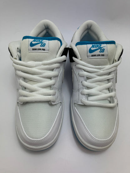 Detailansicht der Zunge – Nike SB Dunk Low Laser Blue mit Laser-Blue Branding