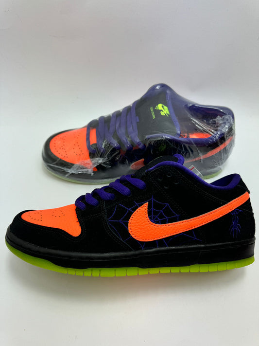Nike SB Dunk Low Night of Mischief Halloween – rechte Seitenansicht mit schwarzem und orangefarbenem Design