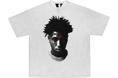 YoungBoy NBA x Vlone Reaper's Child Tee – Vorderansicht mit künstlerischem Porträt von YoungBoy NBA