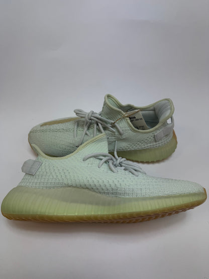 adidas Yeezy Boost 350 V2 Hyperspace Außenansicht – markanter Pull-Tab Ferse und typische V2 Silhouette