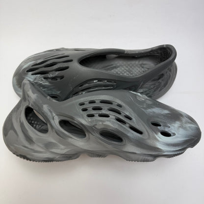 Innenansicht des Foam RNNR mit ergonomischer Konstruktion und markantem MX-Granite Muster
