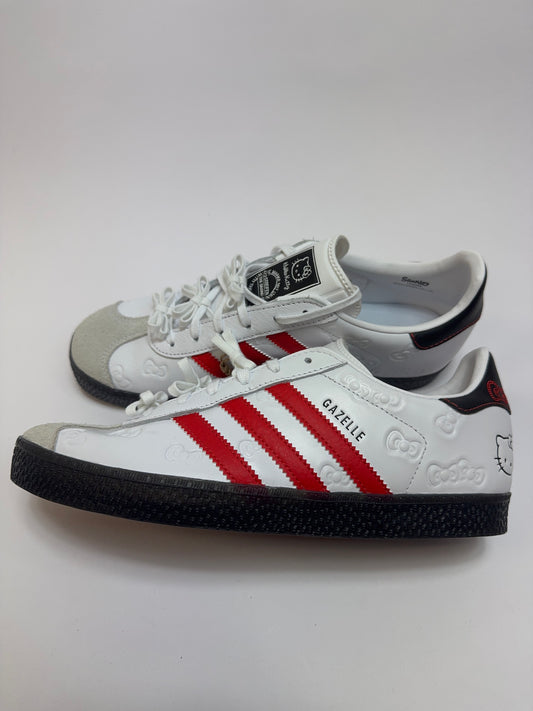 Adidas Gazelle Hello Kitty GS rechte Außenseite mit weißem Leder und dezent geprägten Schleifen