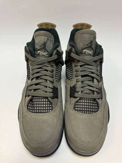 Air Jordan 4 Retro Cave Stone 2025 Obenansicht – Premium Nubuk und Flywire Ösen in herbstlicher Farbgebung