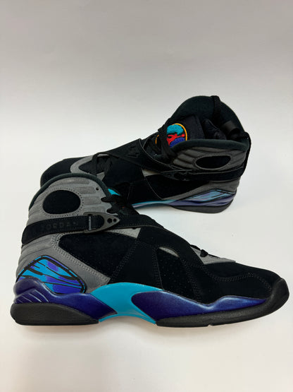 Air Jordan 8 Retro Aqua 2025 Außenansicht – ikonische Straps und farbige Midsole-Details