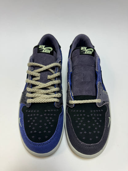 Nahaufnahme der Zunge – Upside-Down Logo und Rundschnürung im Rope-Stil