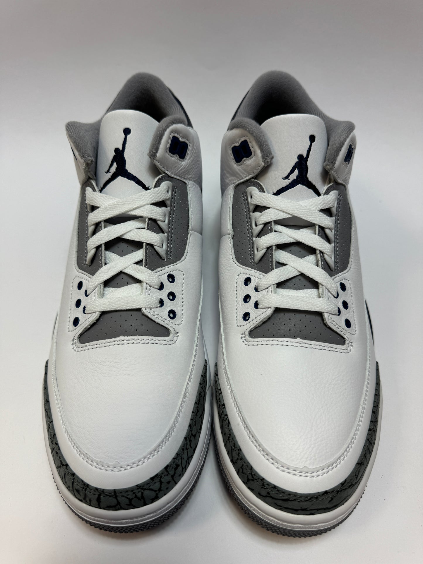 Detailansicht der Rückseite – Heeltab in Midnight Navy mit Jumpman Logo