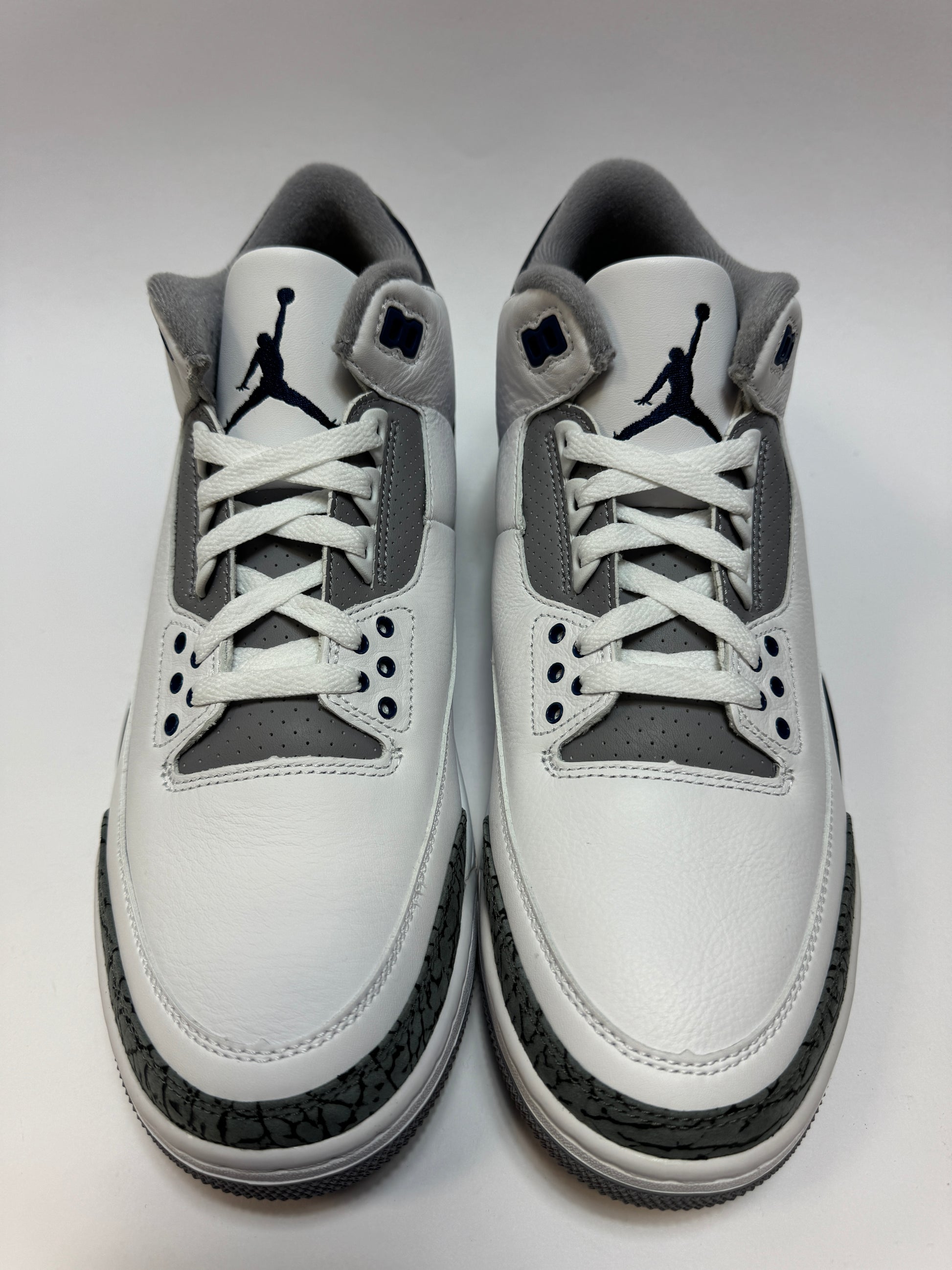 Detailansicht der Rückseite – Heeltab in Midnight Navy mit Jumpman Logo