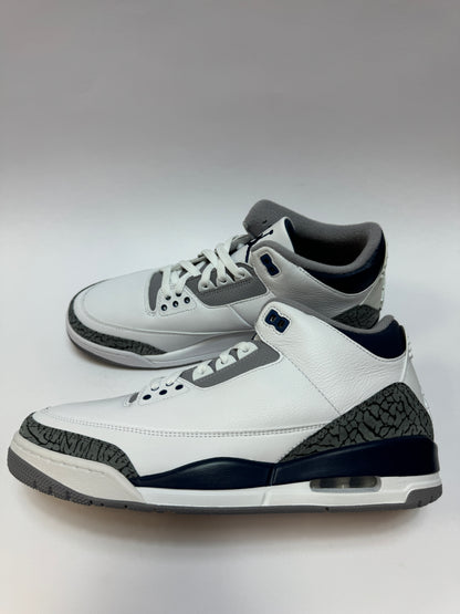 Air Jordan 3 Midnight Navy rechte Außenseite mit weißem Lederupper und dunklem Akzent