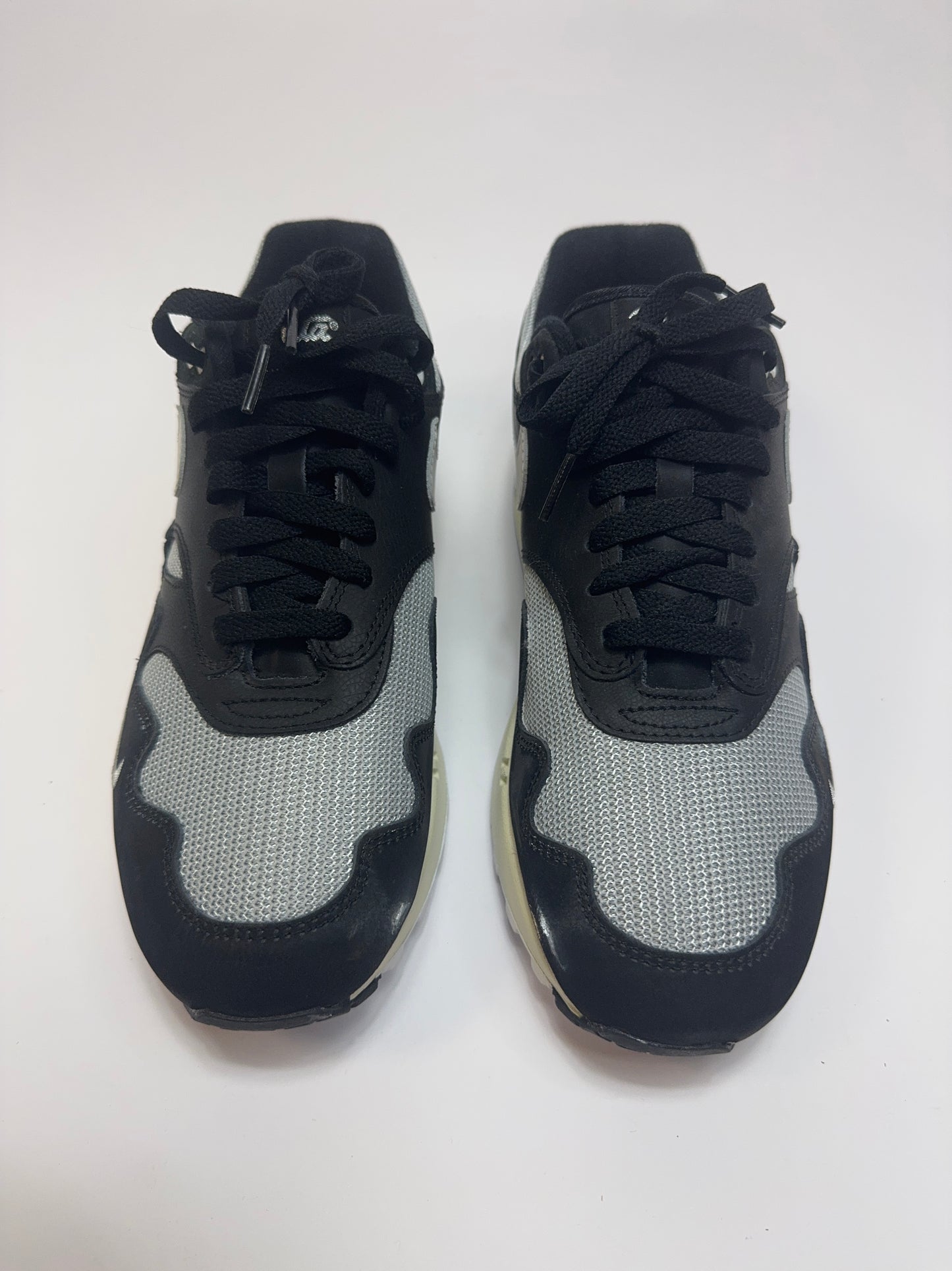 Nahaufnahme der Zunge – Tongue Tag mit Patta Branding inklusive Bracelet und Rope Laces Feature