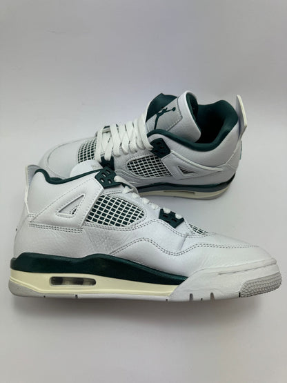 Jordan 4 Oxidized Green GS – linke Außenseite mit Vintage-Green-Design