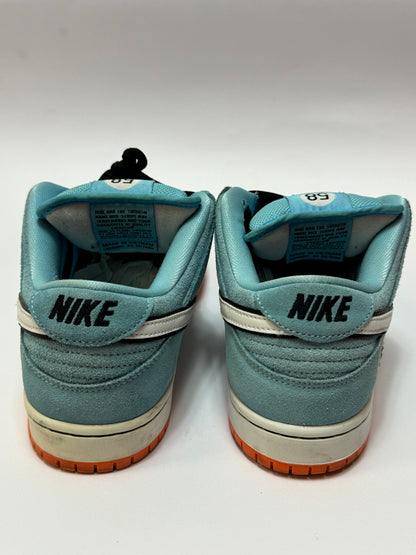 Nike SB Dunk Low Club 58 Gulf Rückansicht – Fersenansicht mit Farbakzent und Used-Details